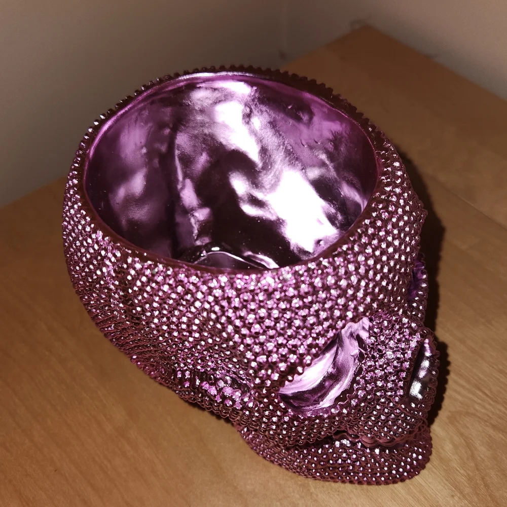Skull Makeup Brush Holder - Picture 6 of 8